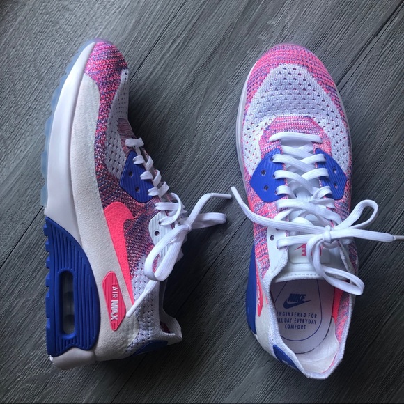 Nike Shoes - Nike Air Max